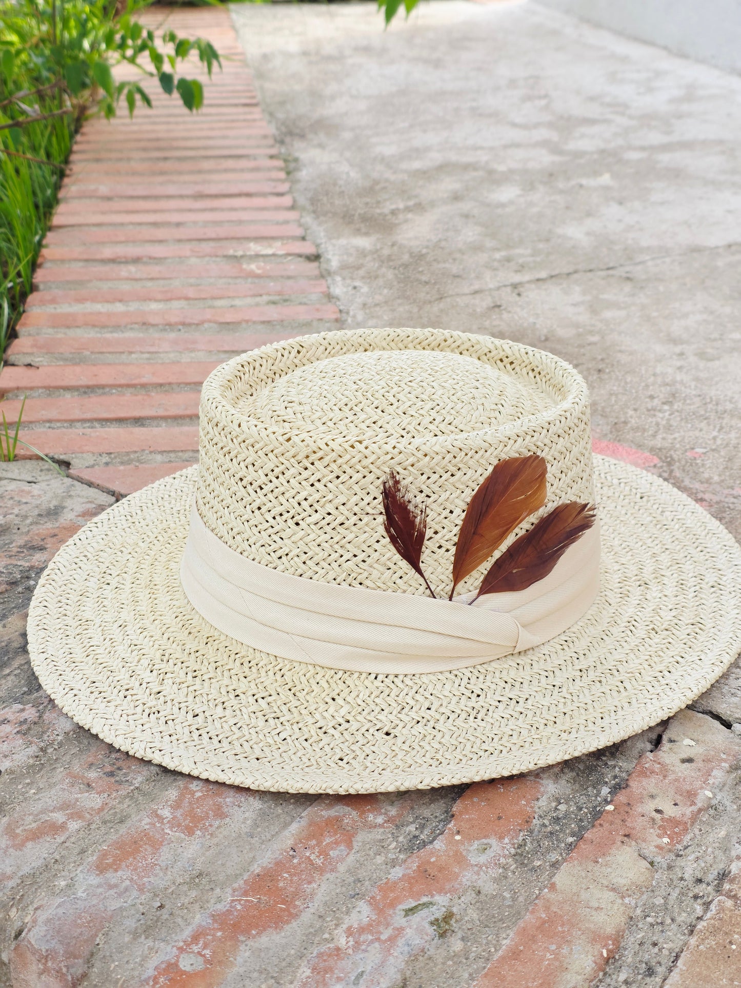Canotier con Plumas