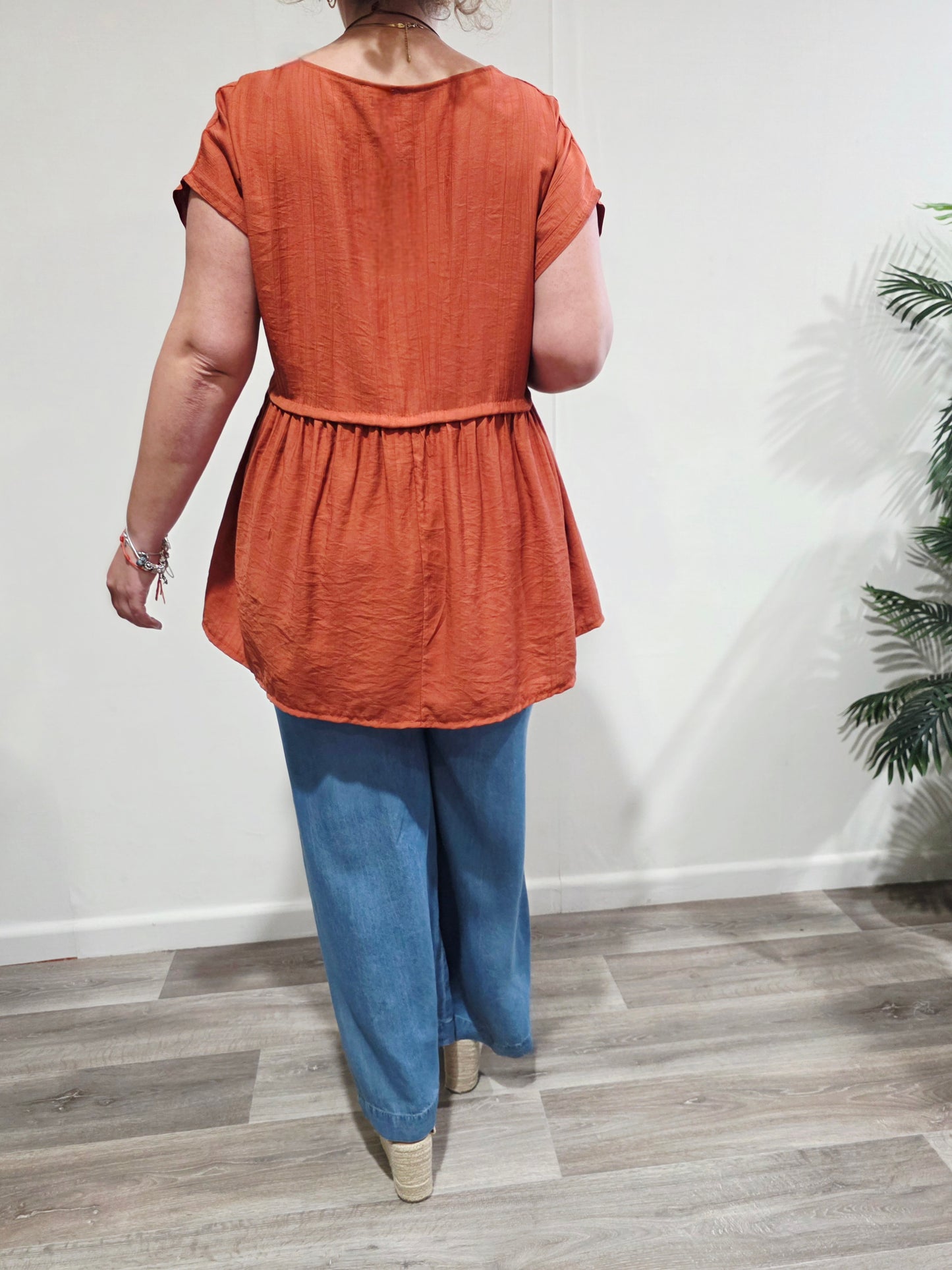 Blusa Fluida Collar