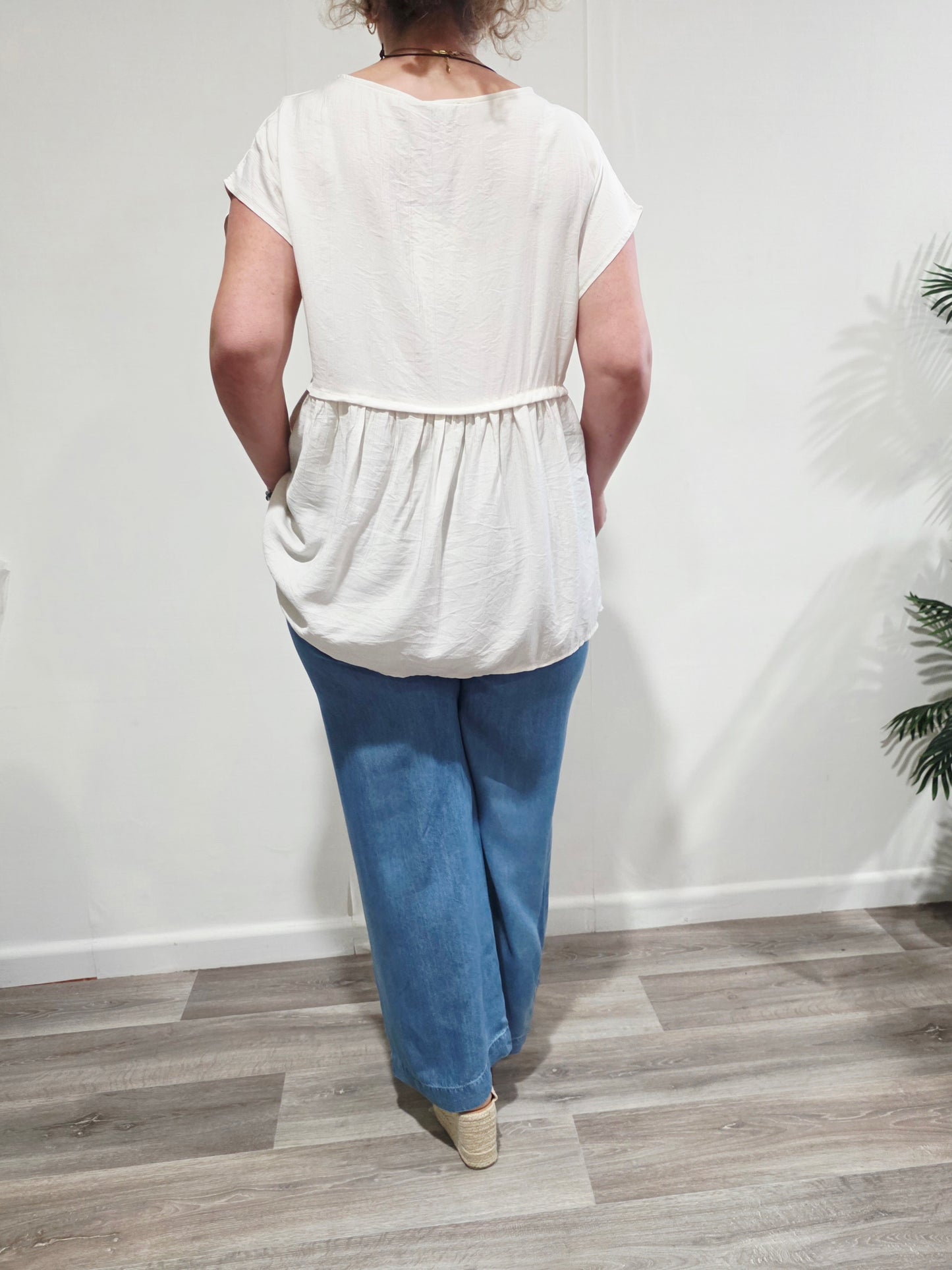 Blusa Fluida Collar