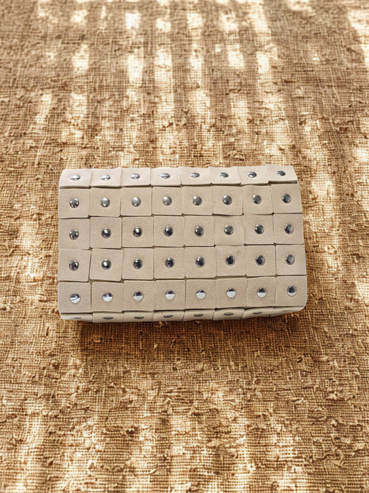 Bolso Clutch Tachas