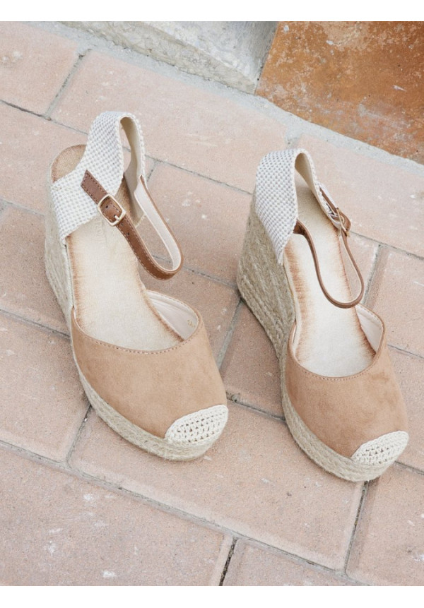 Esparto Camel