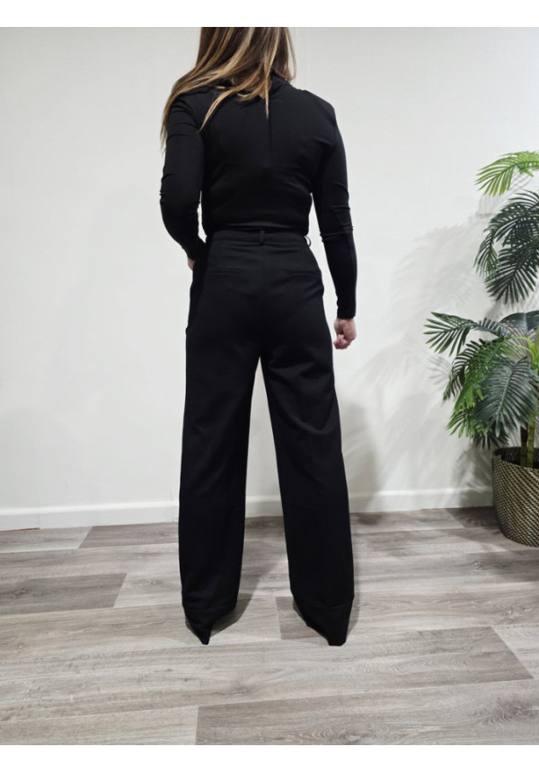 Camiseta Volante Statement